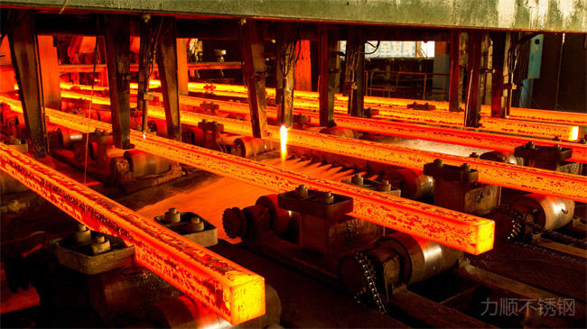 8月份我国粗钢产量8033万吨